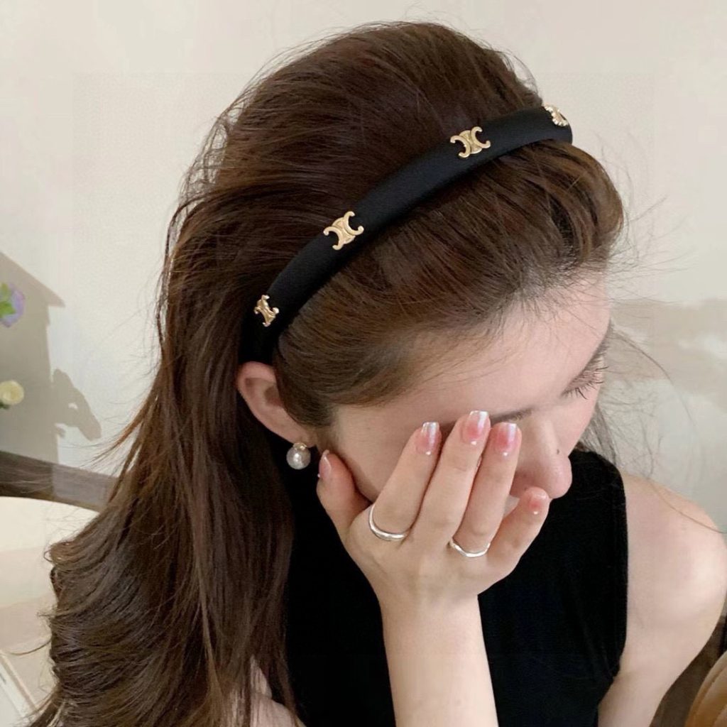 CELINE シャネル ヘアバンド 本革 ブラック 全3色 ブランド小物｜ギフト選びで予算内で見たいポイント