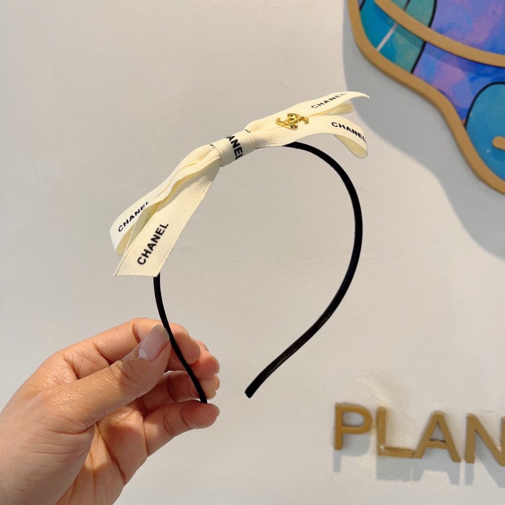 CHANEL シャネル ヘアアクセサリー フラットヘアバンド ピンク ブランド小物|旅行の日に選ぶ前の確認ポイント