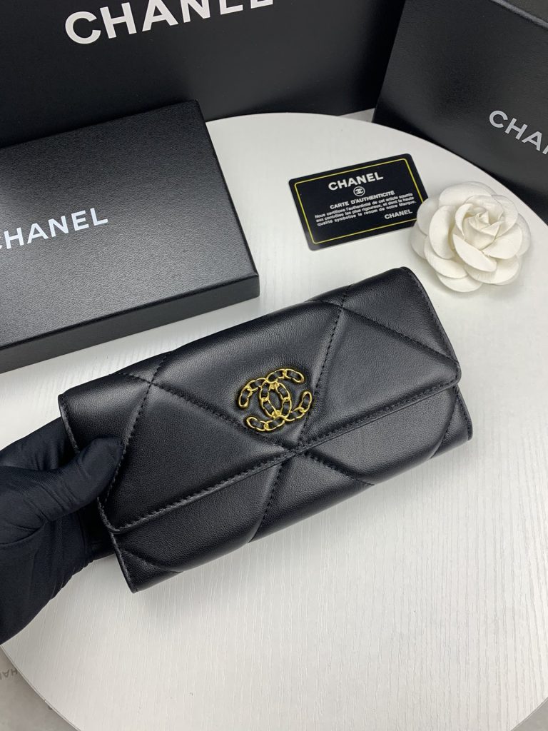 物価高でも選びやすい財布：CHANELを自然に取り入れる