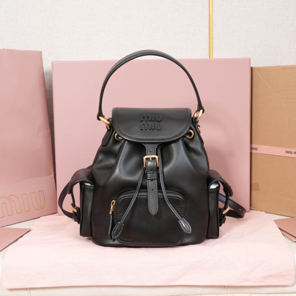 MIU バックパック バッグ｜買い物の日に予算内で見たいポイント